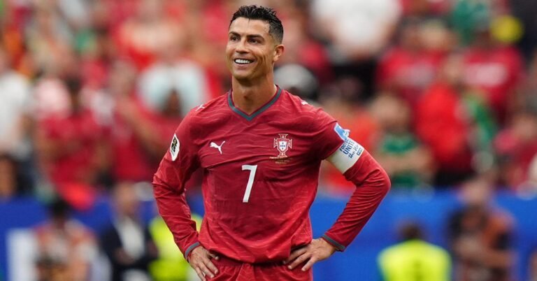 How to Adapt Cristiano Ronaldo’s Workouts, Fitness Expert Weighs In How to Adapt Cristiano Ronaldo's Workouts, Fitness Expert Weighs In